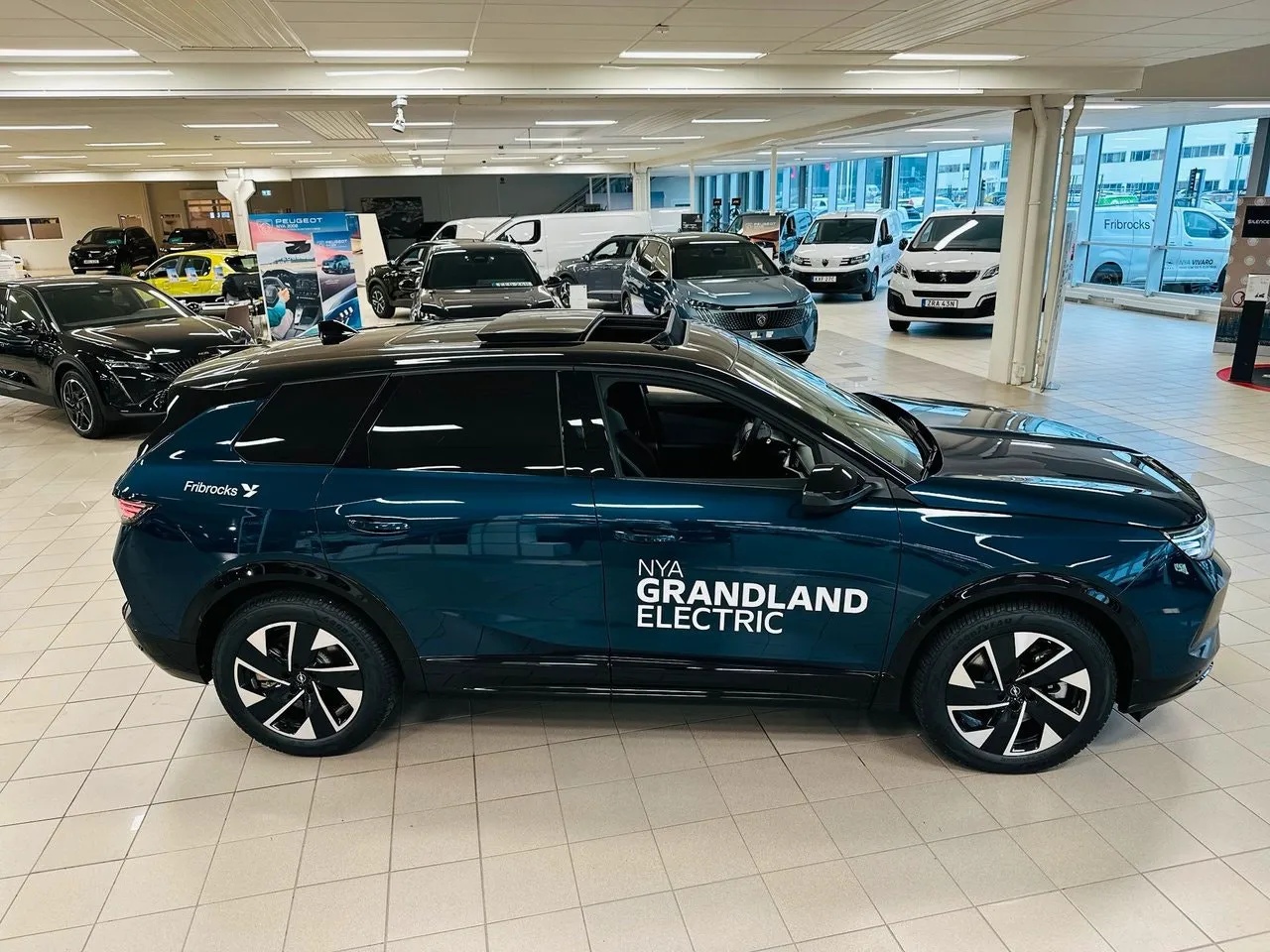 Vehicle image 5
