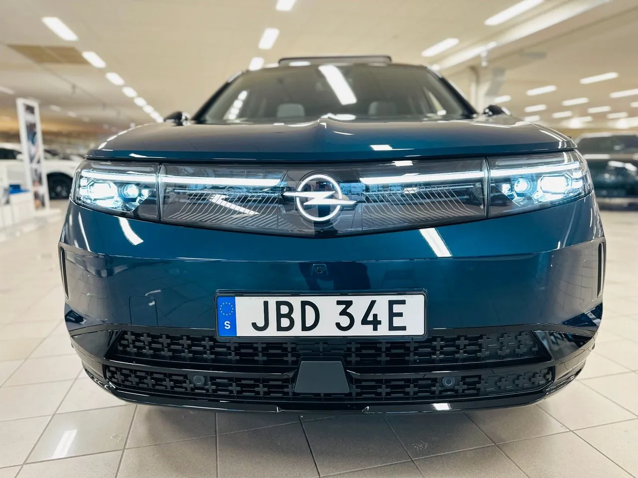 Vehicle image 8