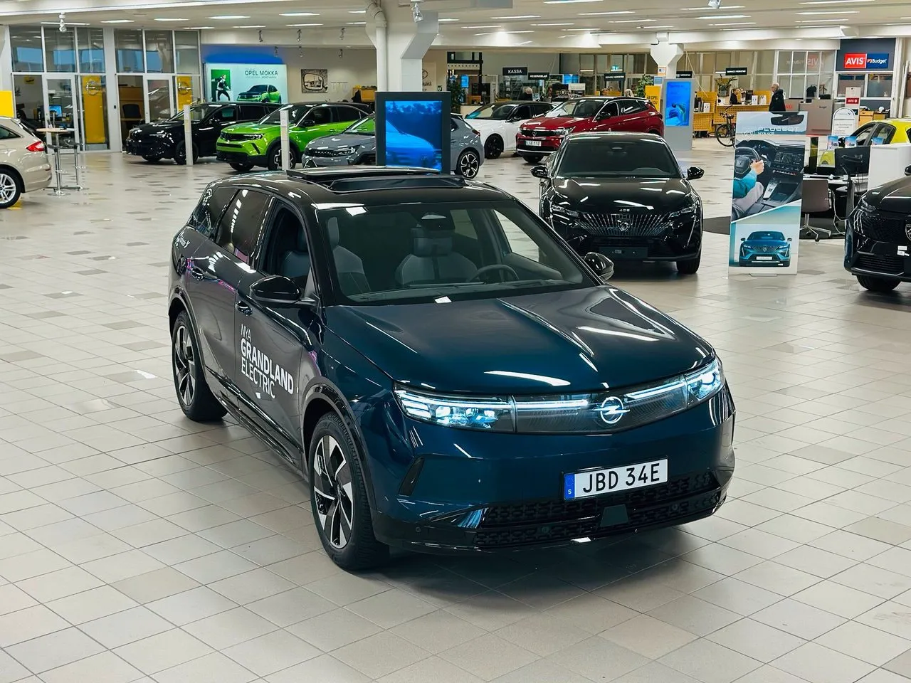 Vehicle image 6