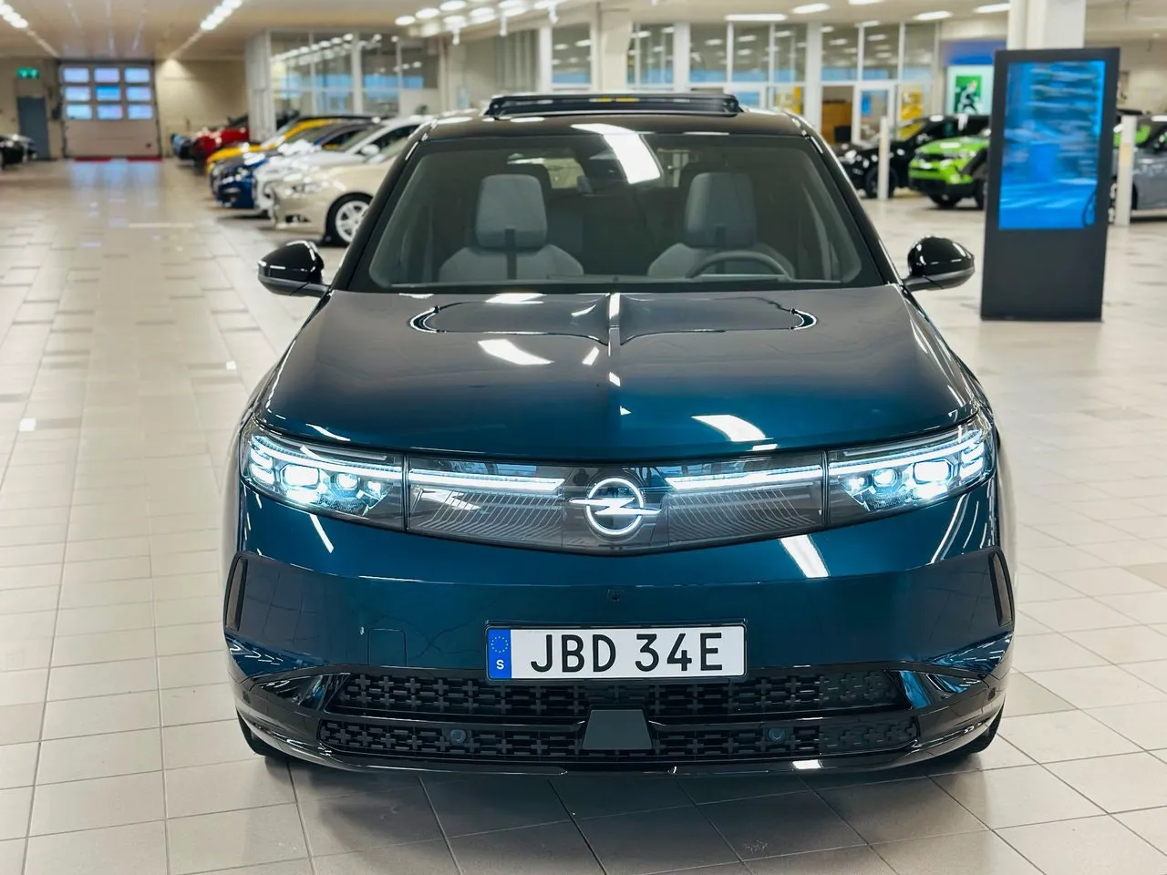 Vehicle image 7