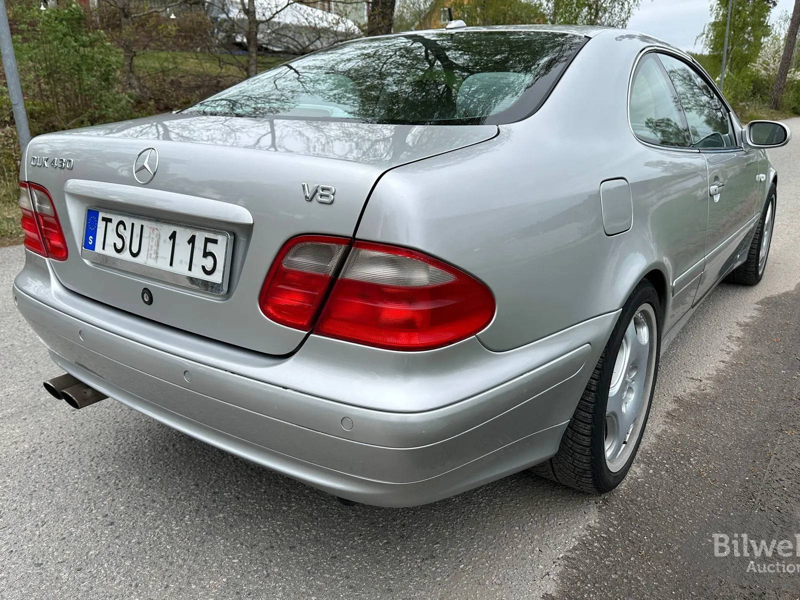 Vehicle image 30