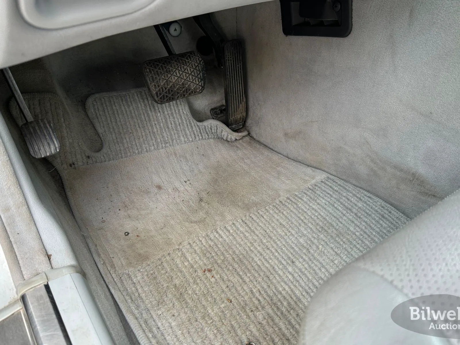 Vehicle image 92