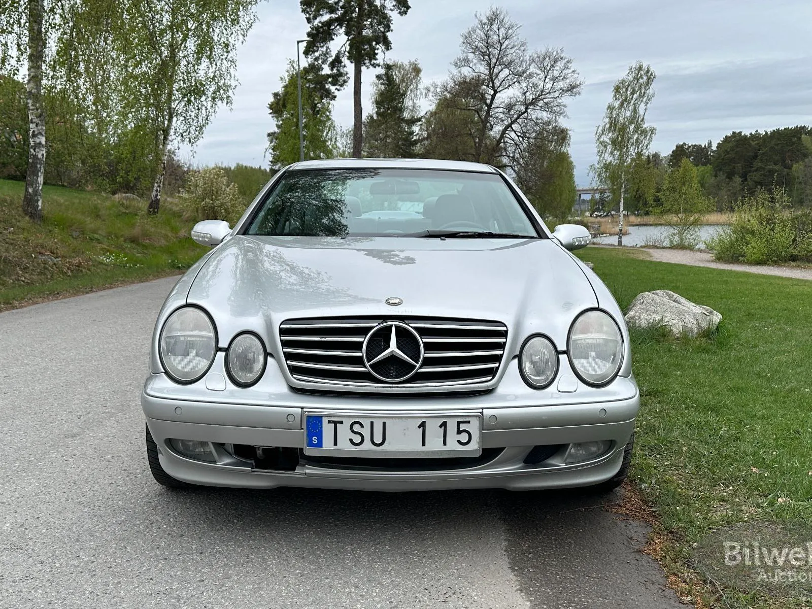 Vehicle image 20
