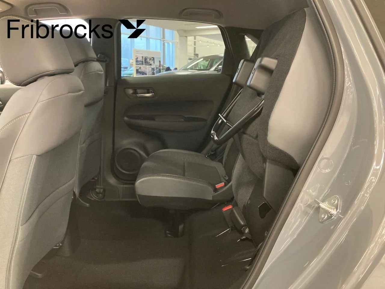 Vehicle image 12