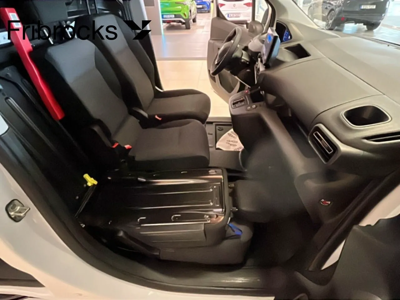 Vehicle image 15