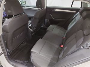 Skoda Superb bild 12