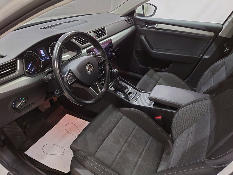 Skoda Superb bild 7