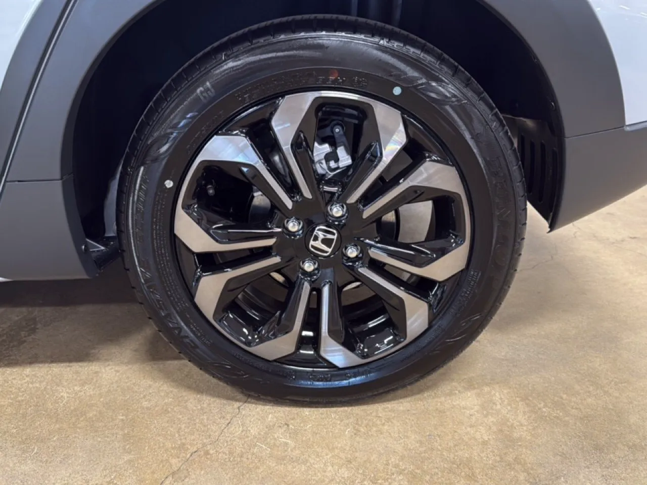 Vehicle image 14