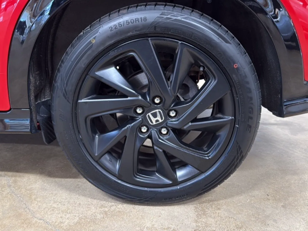 Vehicle image 15