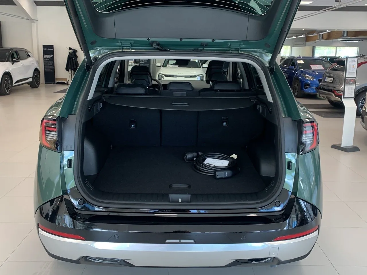 Vehicle image 13
