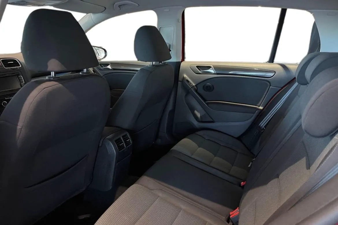 Vehicle image 18