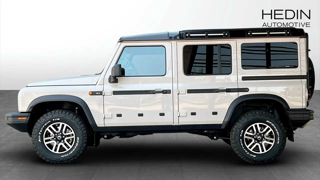 Vehicle image 5