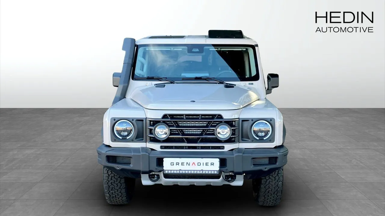 Vehicle image 7