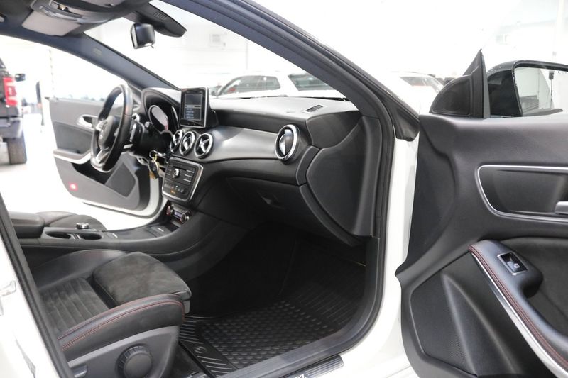 Mercedes CLA220 bild 13