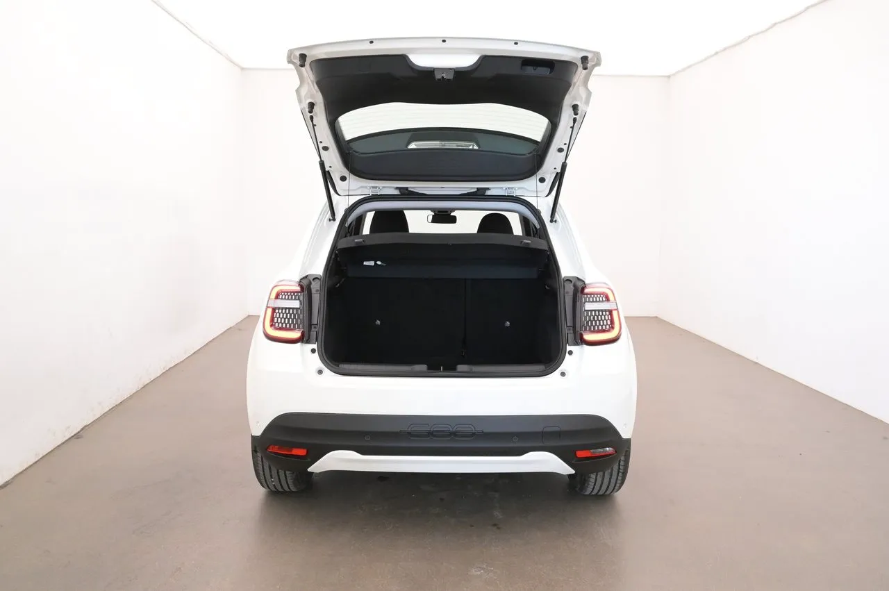 Vehicle image 20