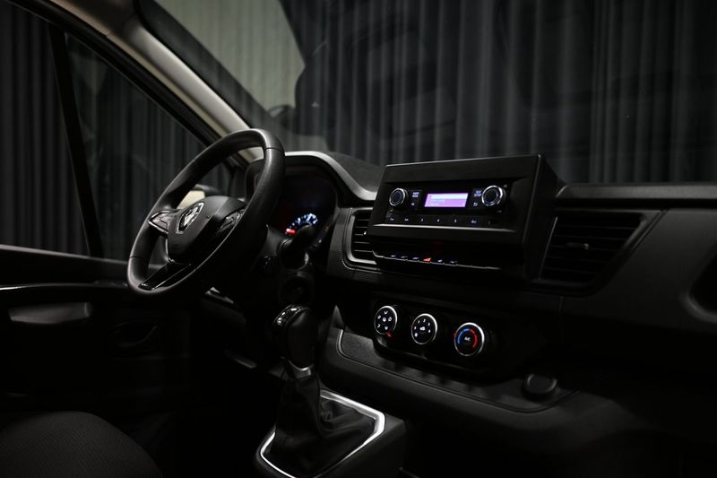 Renault Trafic bild 26