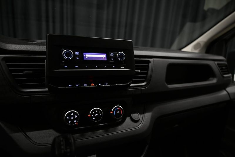 Renault Trafic bild 23