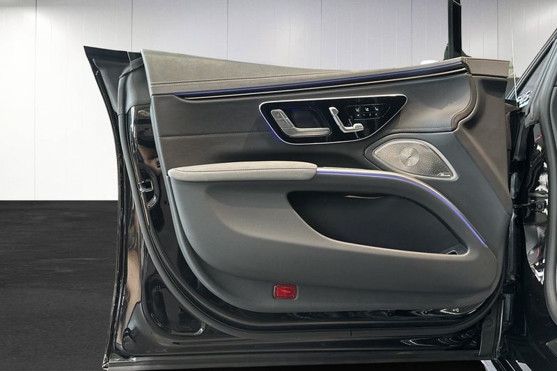 Mercedes EQS500 SUV bild 15