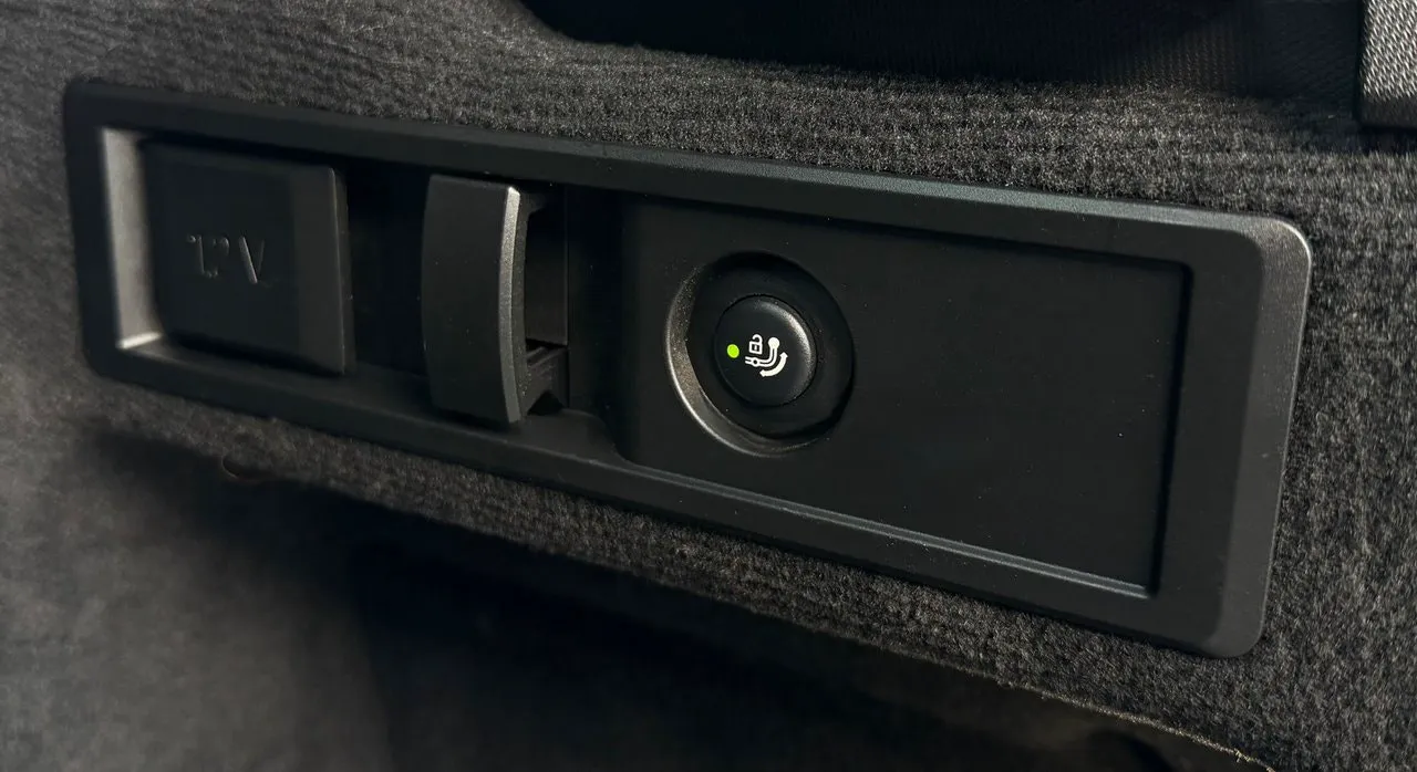Vehicle image 36