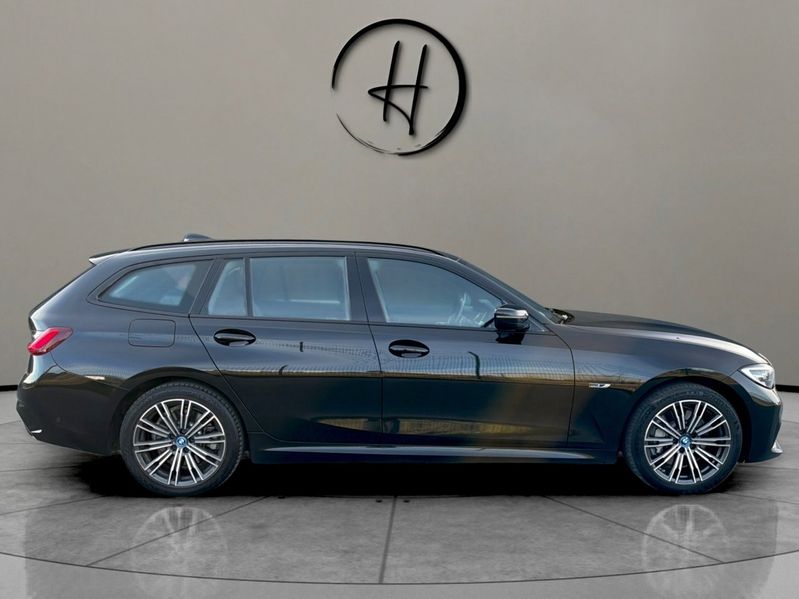 BMW 330 bild 9