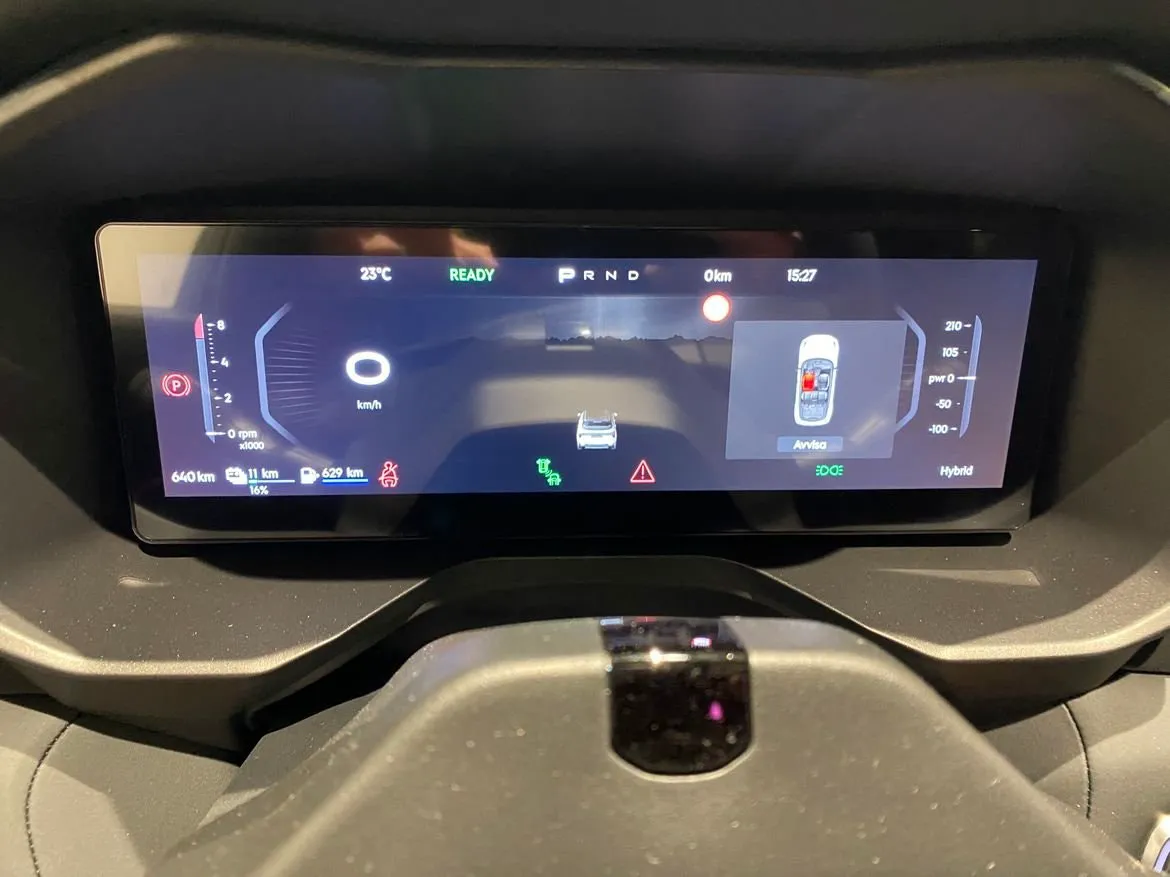 Vehicle image 18