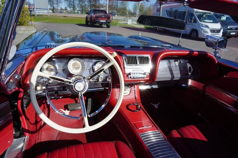Ford Thunderbird bild 19