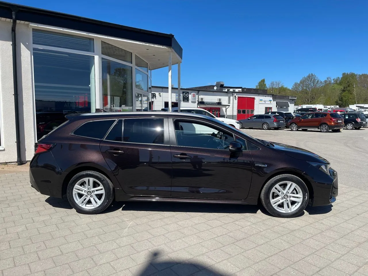 Vehicle image 4