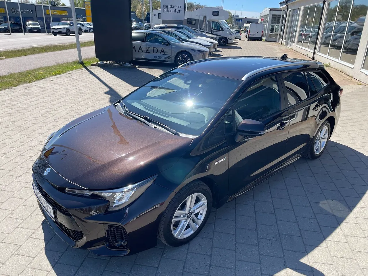 Vehicle image 10