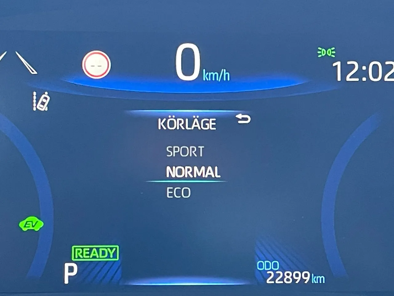 Vehicle image 32