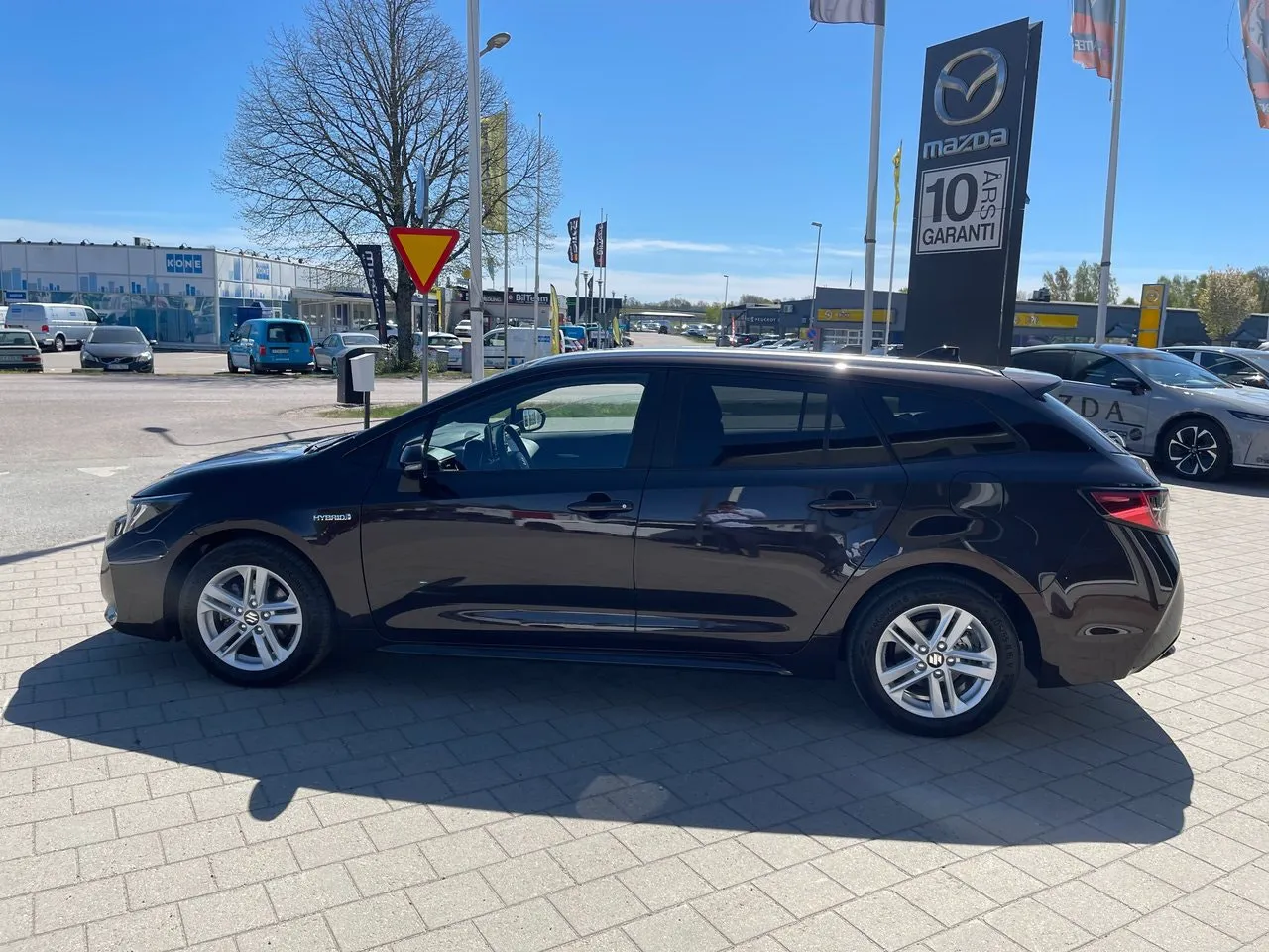 Vehicle image 8