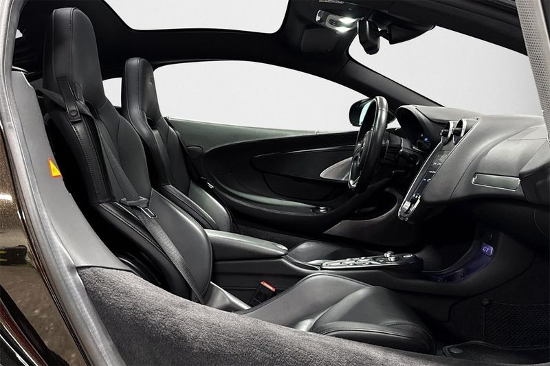 McLaren GT bild 8