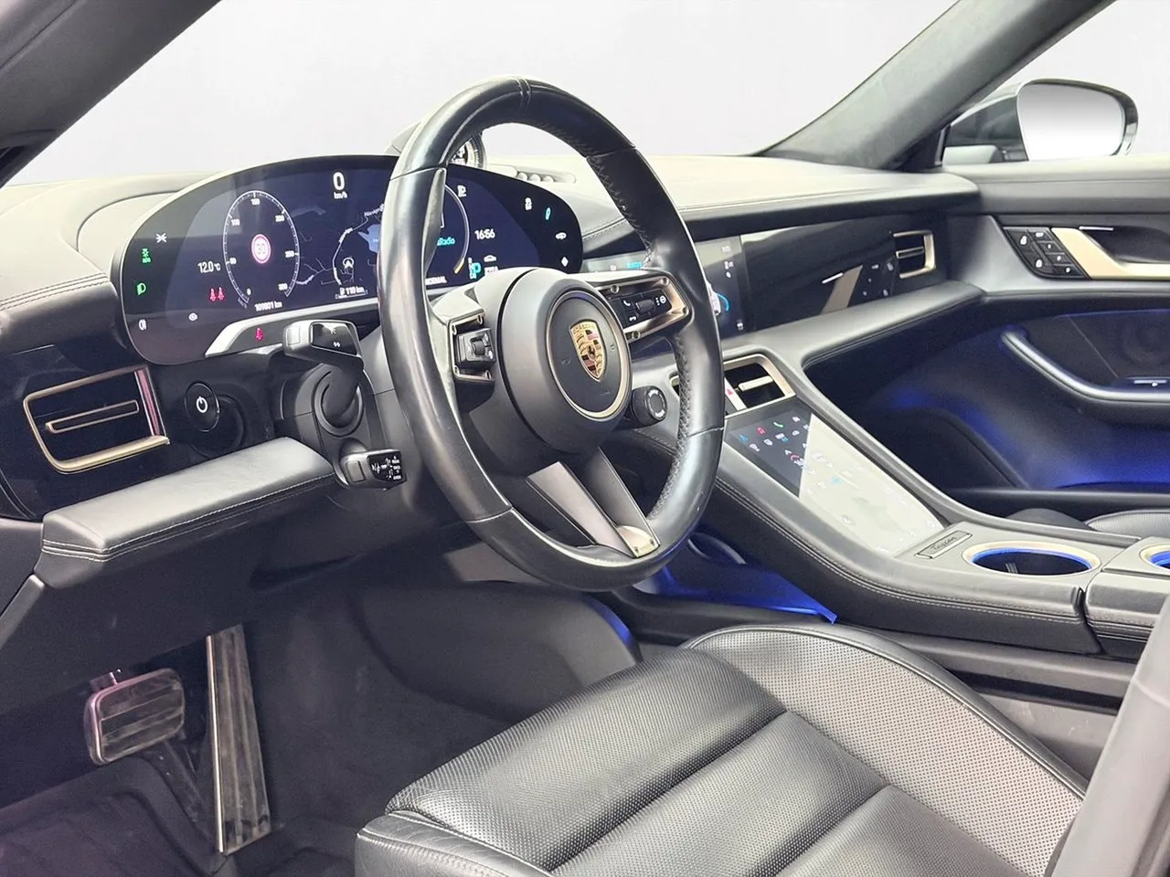 Vehicle image 14
