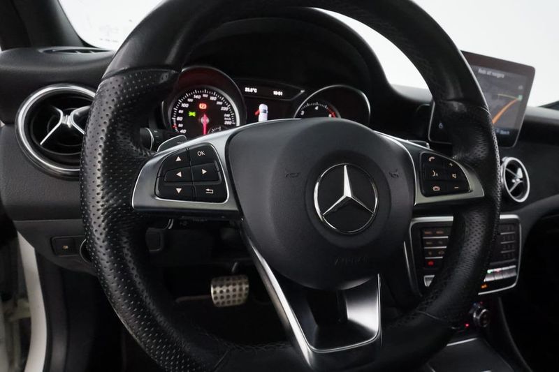 Mercedes GLA220 bild 16