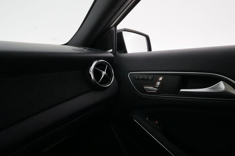 Mercedes GLA220 bild 28