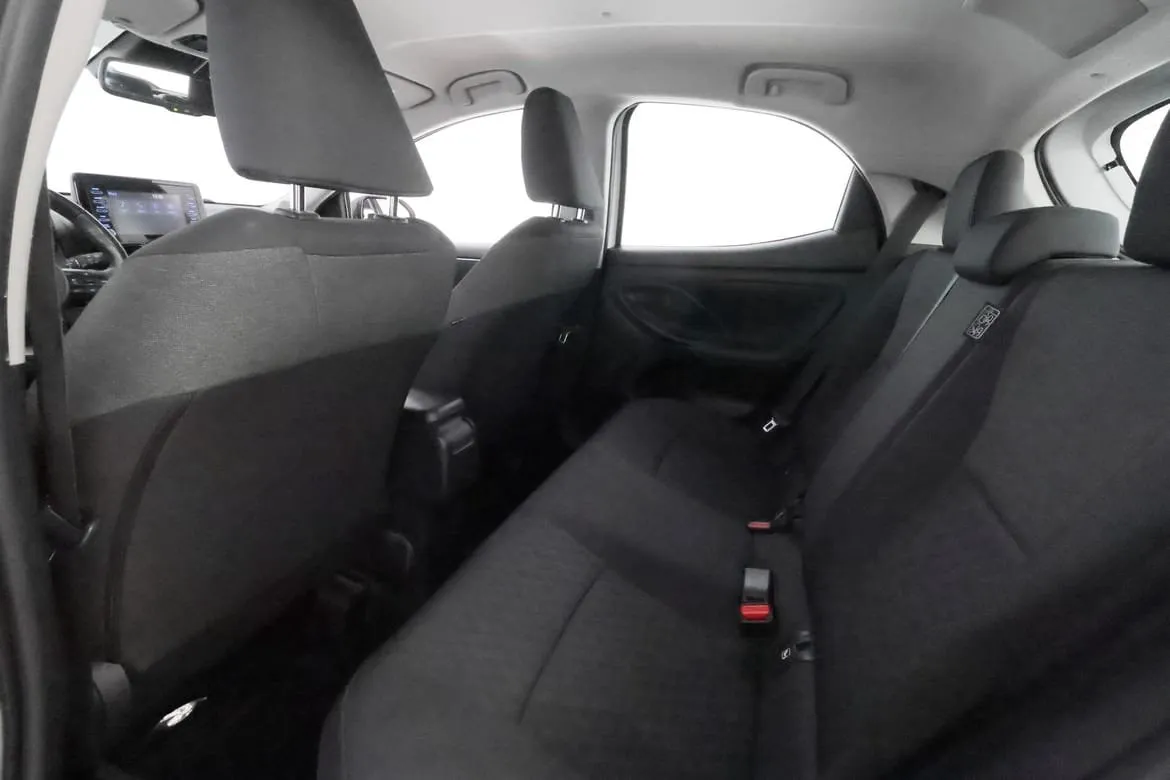 Vehicle image 17