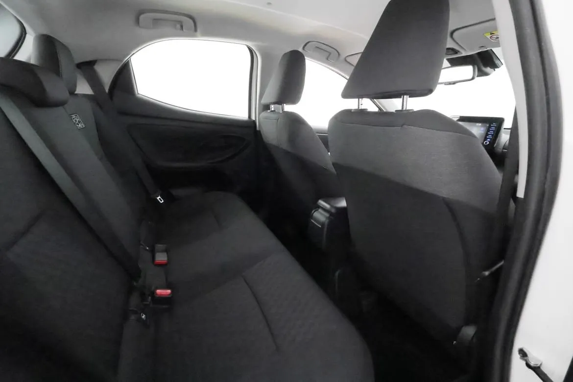 Vehicle image 18