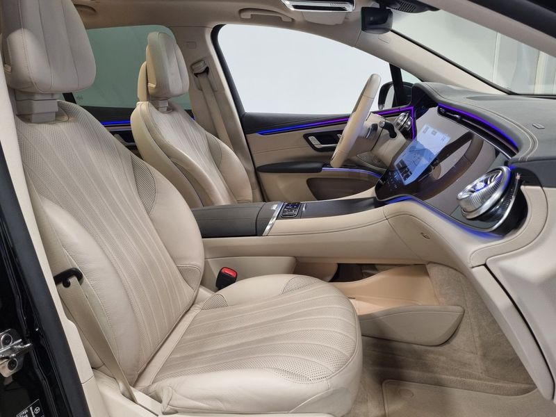 Mercedes EQS450 SUV bild 8
