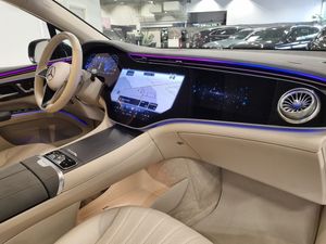 Mercedes EQS450 SUV bild 9
