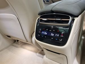 Mercedes EQS450 SUV bild 13
