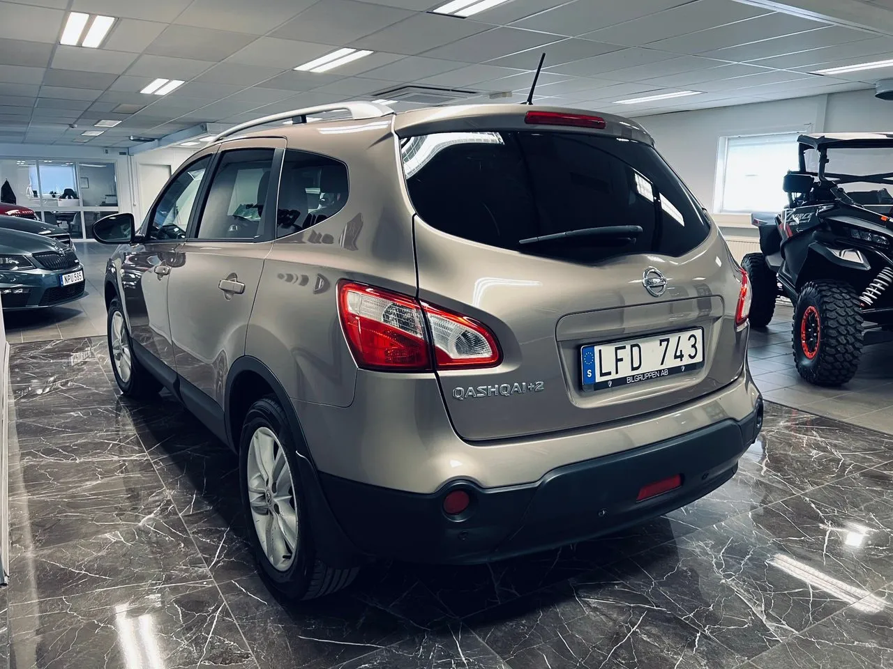 Vehicle image 4