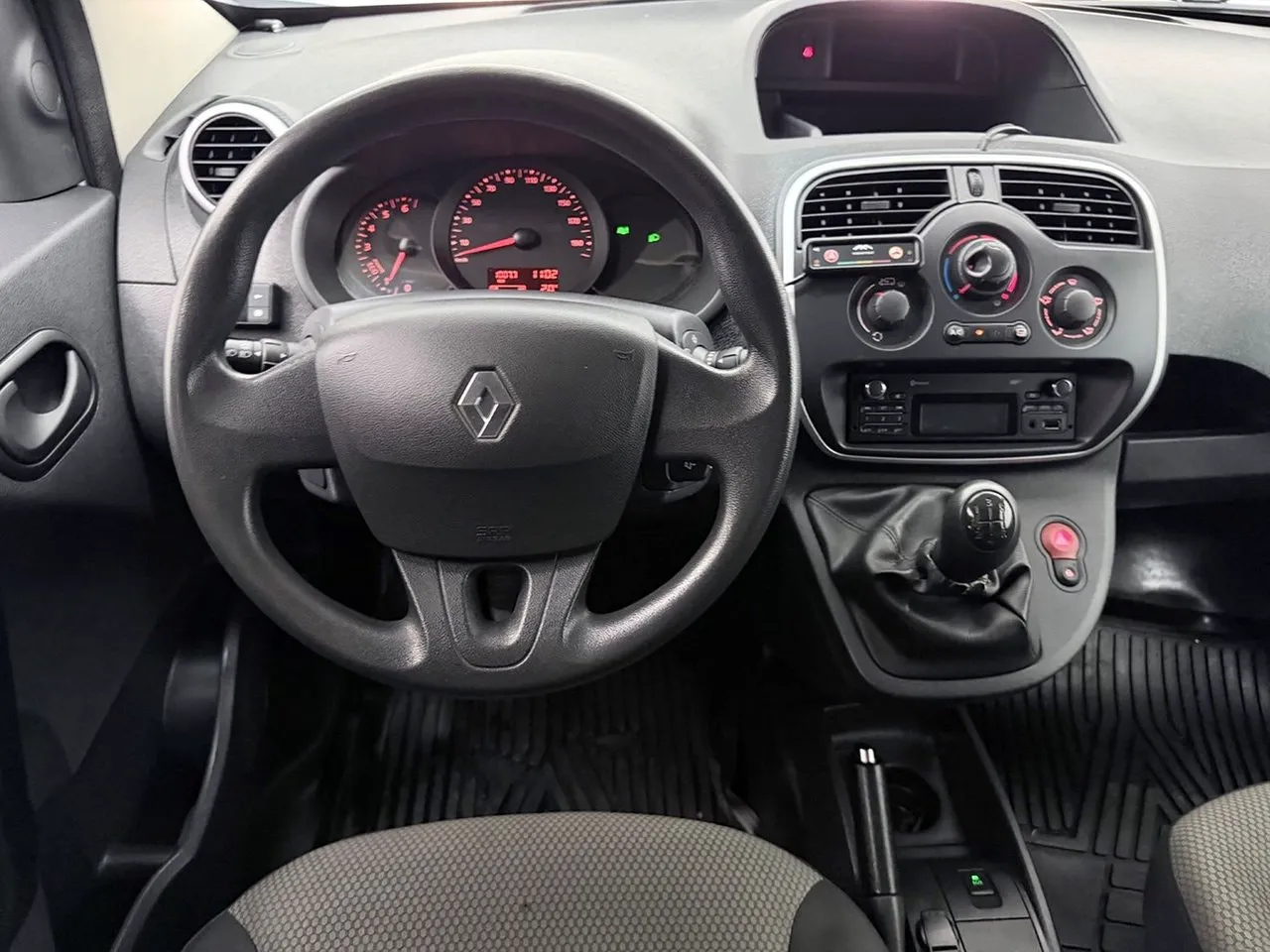 Vehicle image 15