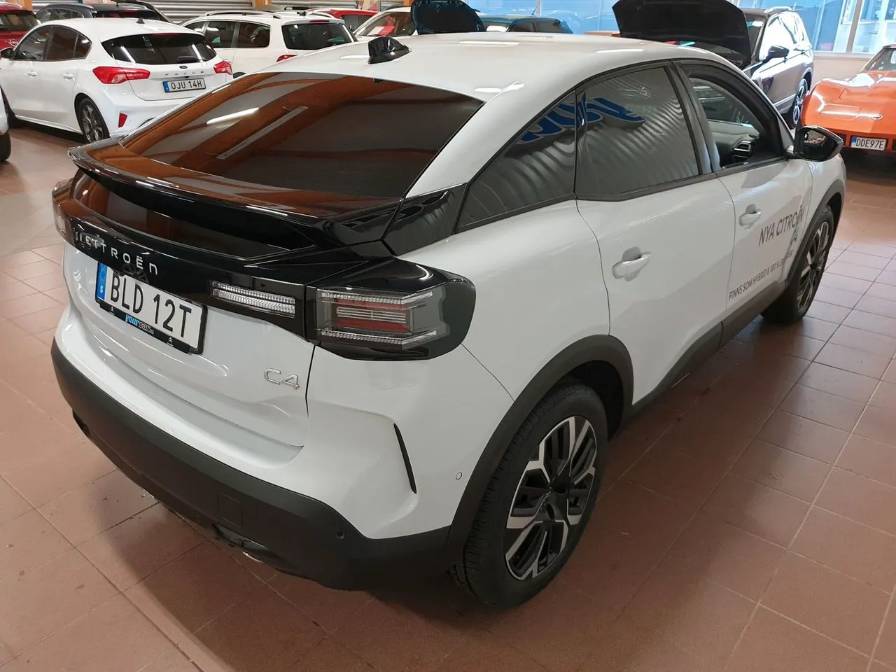 Vehicle image 4