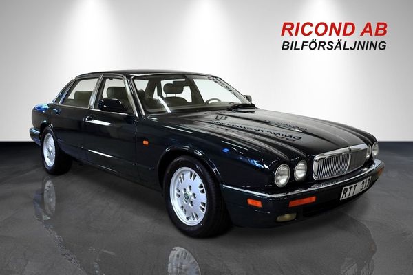 Jaguar XJ 4.0 241 HK AUT BRITISH RACING GREEN FINT SKICK - 1995