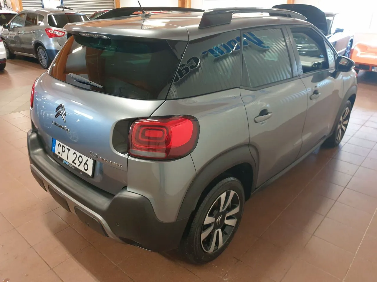 Vehicle image 4