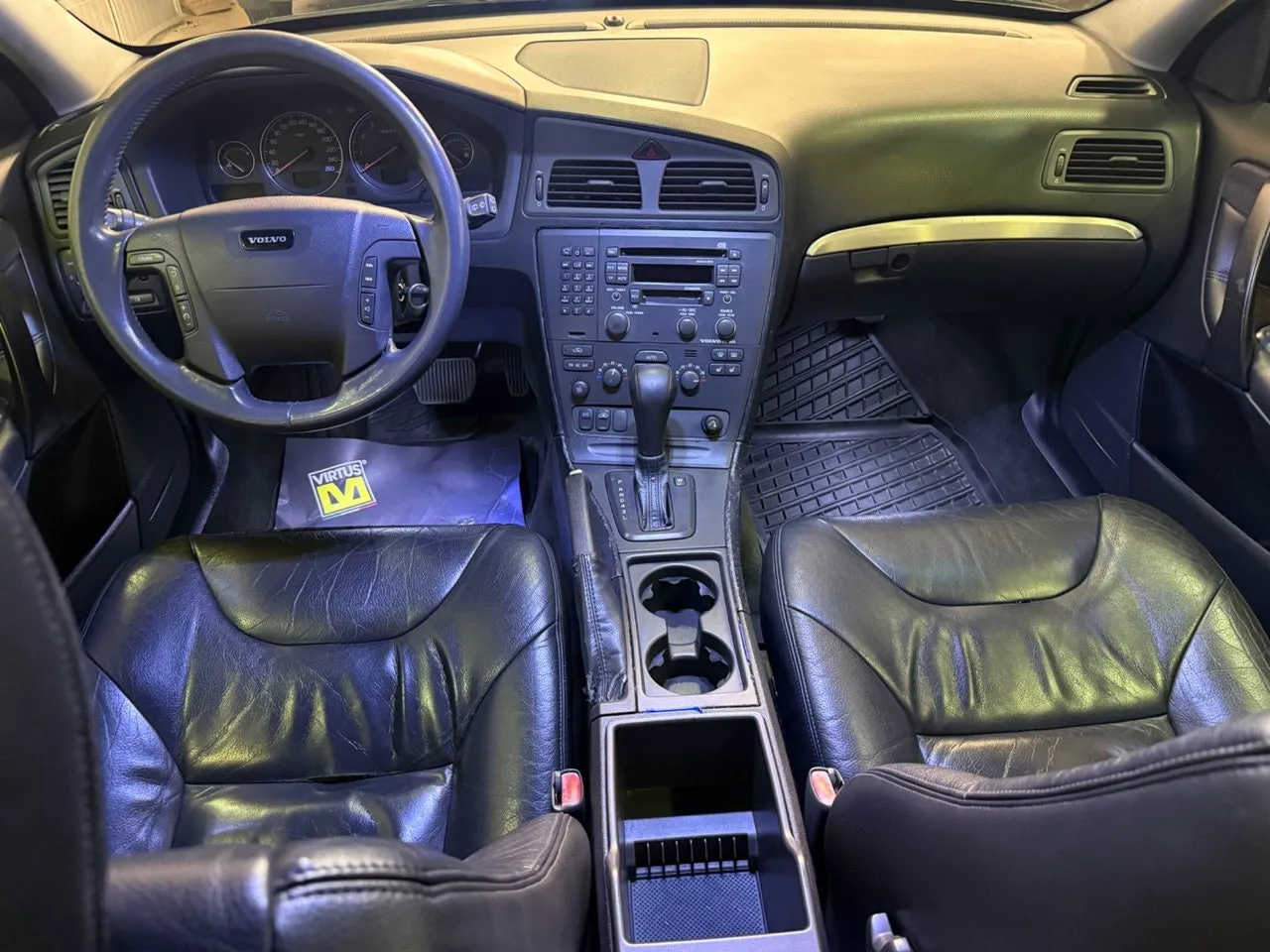 Vehicle image 6