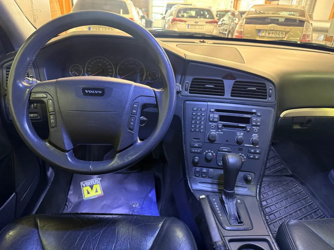 Vehicle image 7
