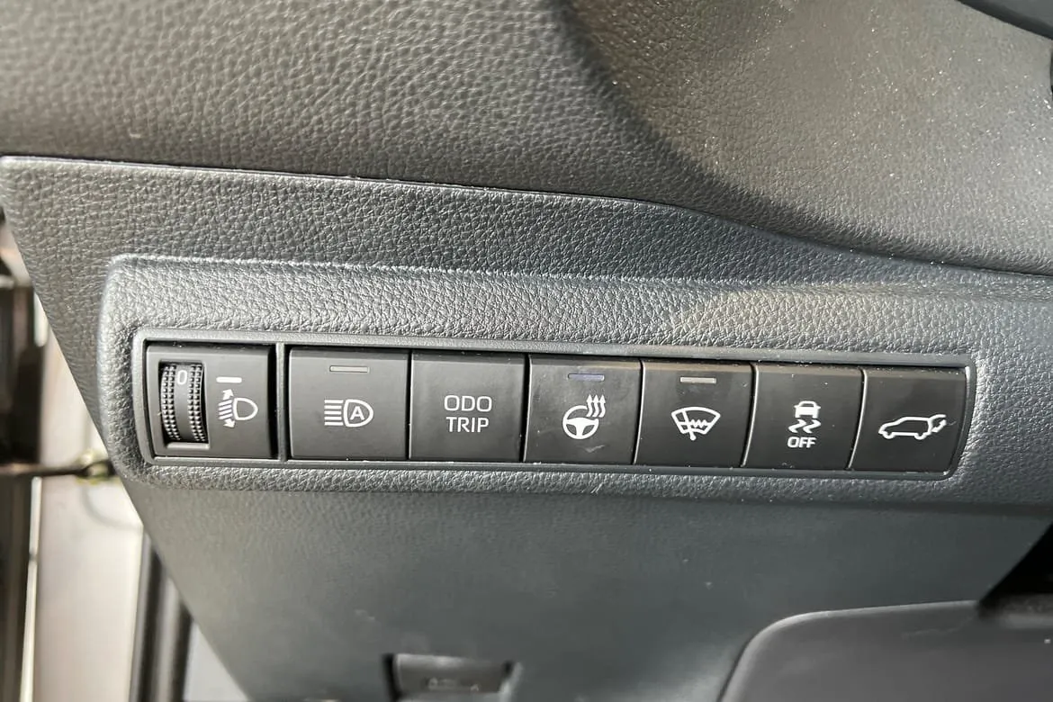 Vehicle image 24