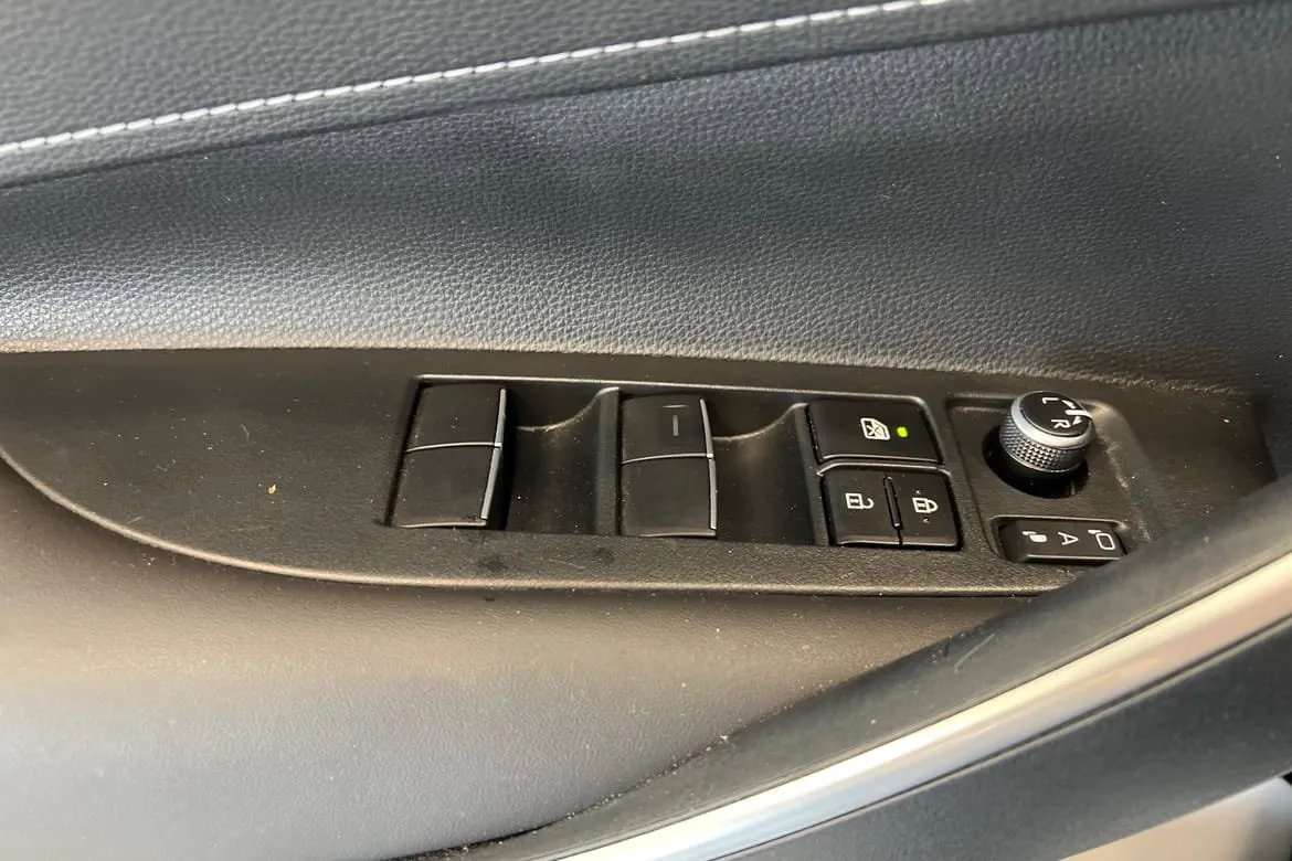 Vehicle image 23
