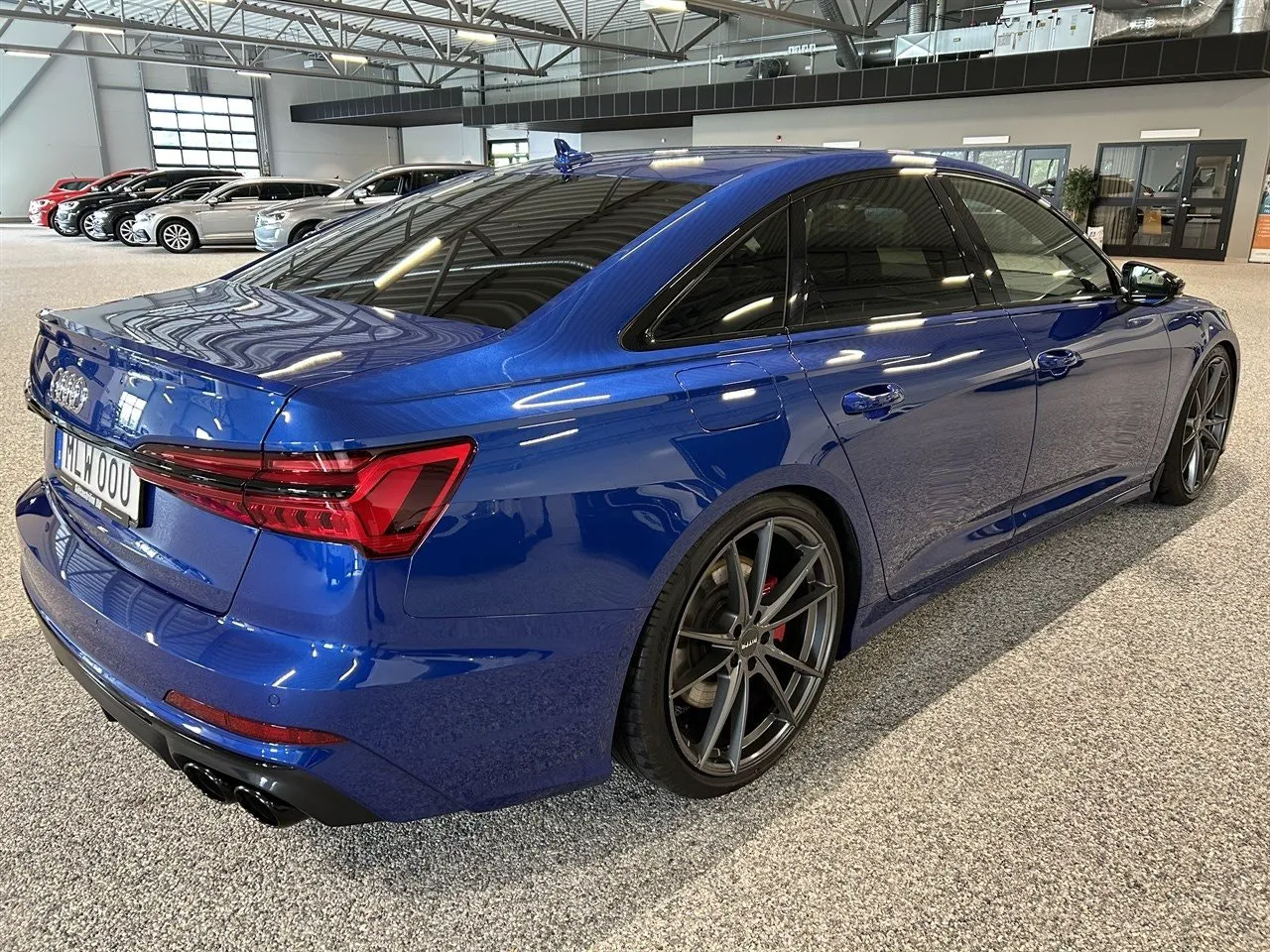 Vehicle image 3