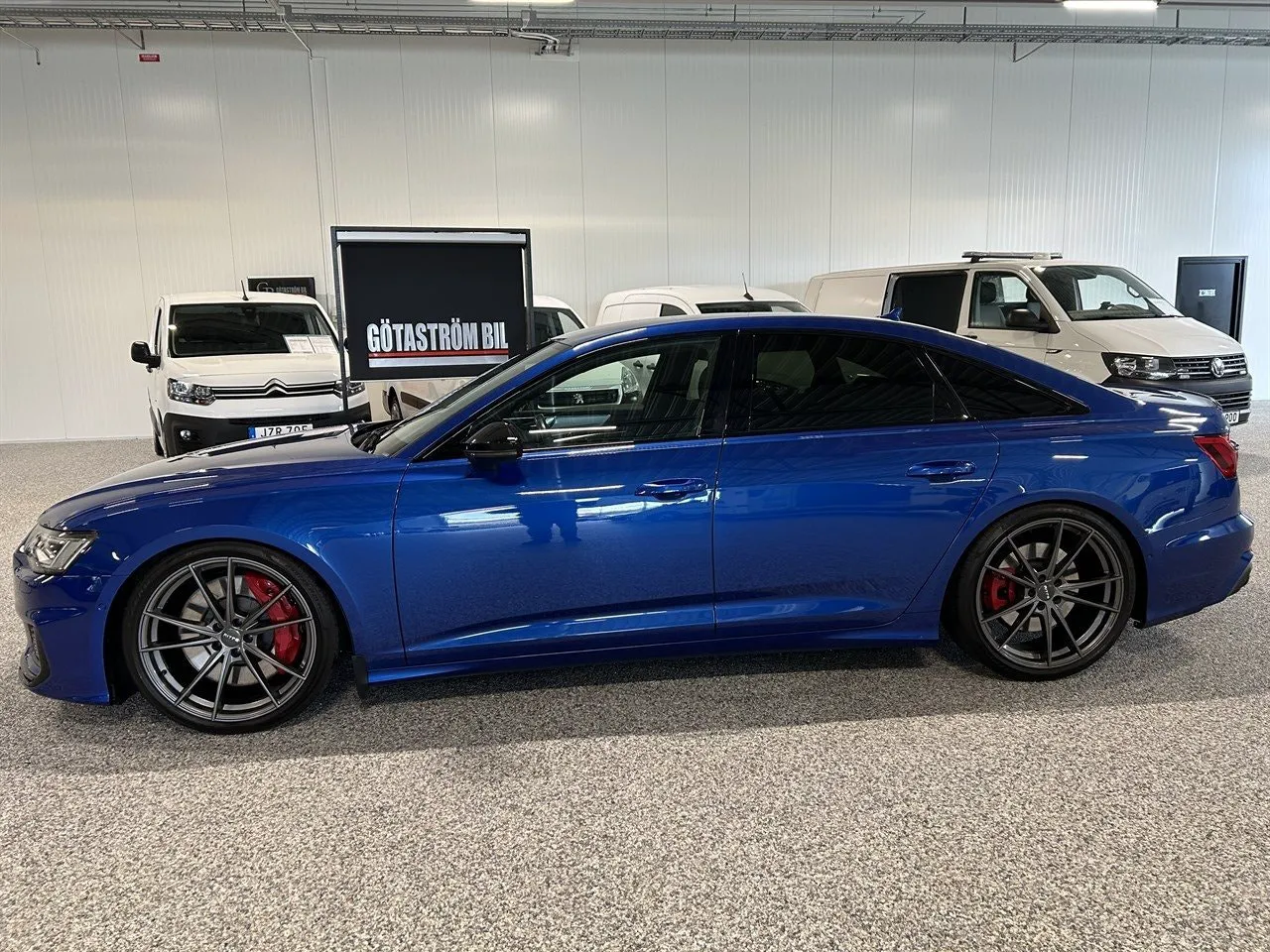 Vehicle image 8